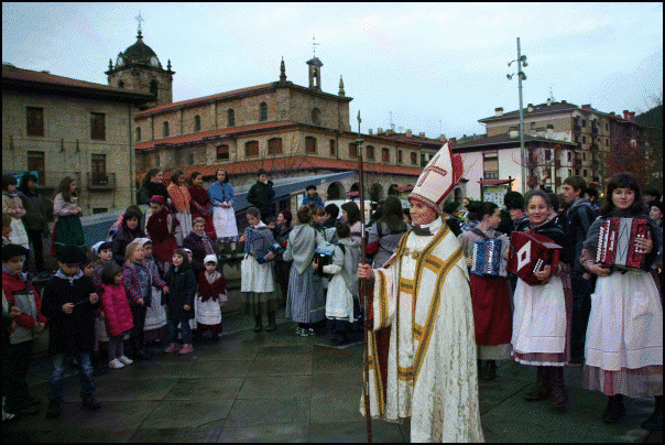 San Nikola gotzaina Legazpiko plazan, iaz
