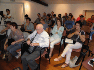 Herritar ugari joan zen liburuaren aurkezpen ekitaldira, ostegunean./Aimar Maiz