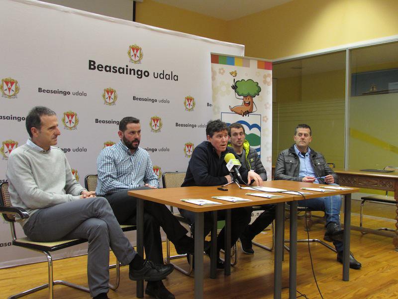 Iñaki Erauskin, Santi Urdanpilleta (PSE-EE), Aitor Aldasoro (EAJ), Koldo Agirre (EH Bildu) eta Enrike Enparantza.