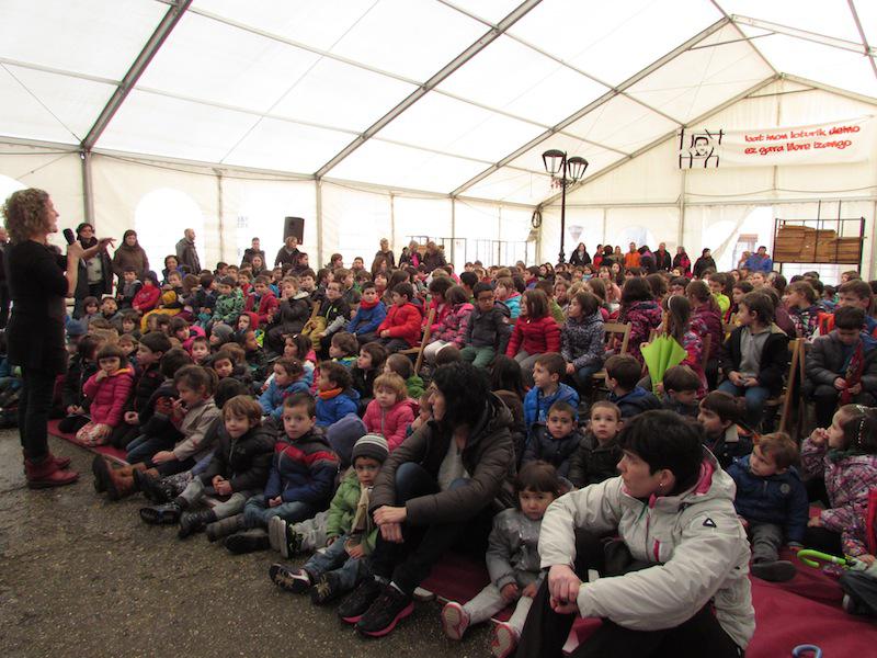 Oztibarreko eta Arberoako ikastoletako 40 haur izan dira Seguran bisitan.