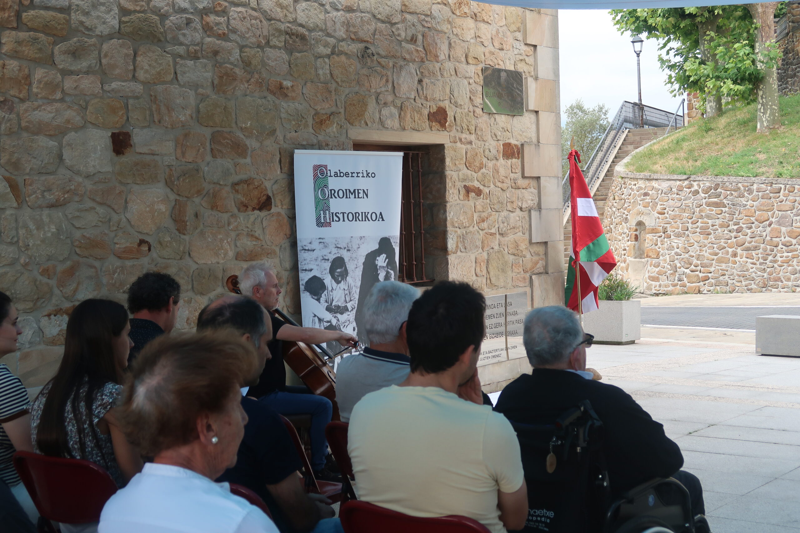 Altxamendu frankistan gertatutakoak kontatzeko oroimen ekitaldia egin dute Olaberrian
